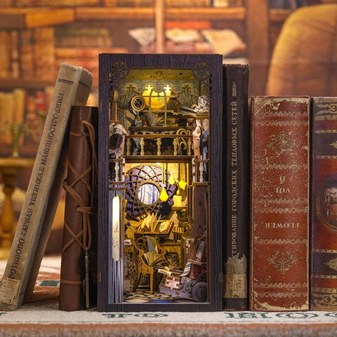 Hands Craft DIY Book Nook Kit: Nebula Common Room with Dust Cover