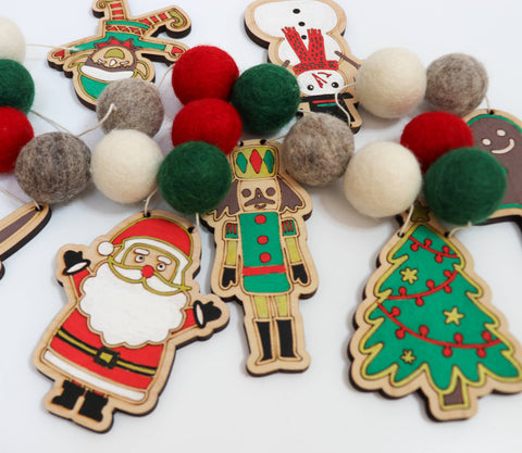 The Woodsy Craft Co. Holiday Craft Kit Christmas Spirit Garland