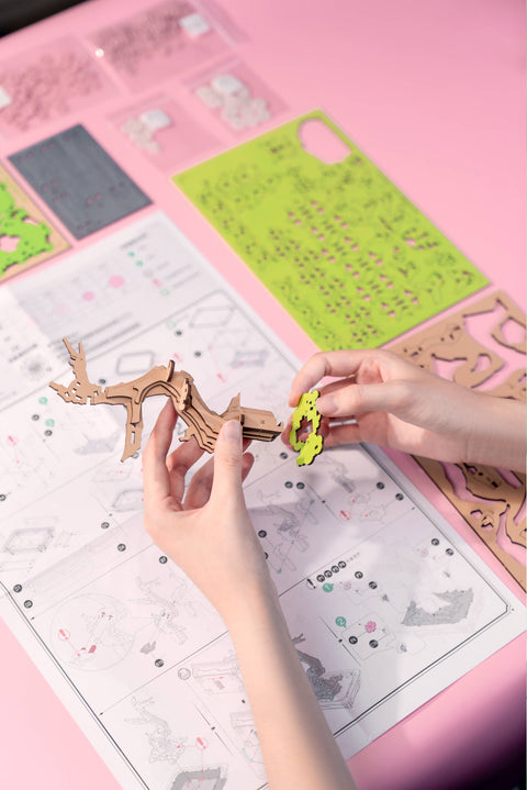 Hands Craft Wooden Puzzle: Sakura Bonsai