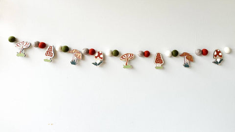 The Woodsy Craft Co. Craft Kit Mushroom Garland