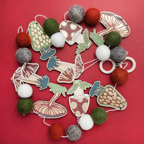 The Woodsy Craft Co. Craft Kit Mushroom Garland