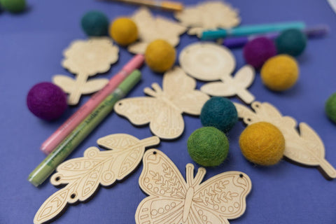 The Woodsy Craft Co. Craft Kit Folksy Flower Garland