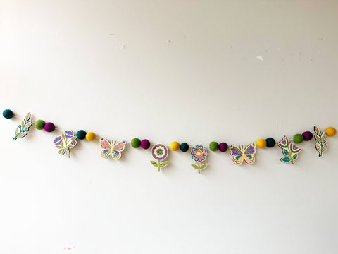 The Woodsy Craft Co. Craft Kit Folksy Flower Garland