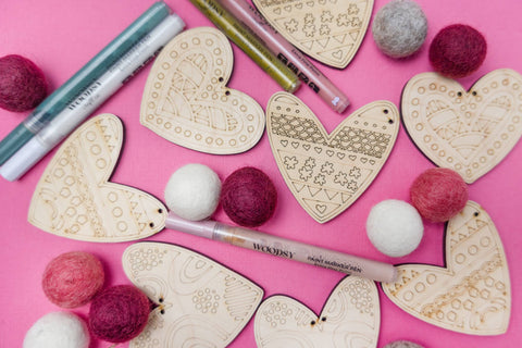 The Woodsy Craft Co. Craft Kit Heart Garland