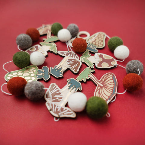 The Woodsy Craft Co. Craft Kit Mushroom Garland