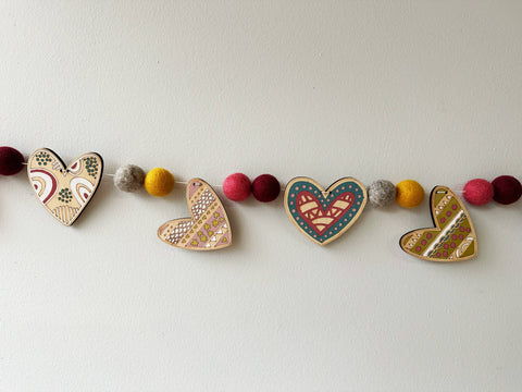 The Woodsy Craft Co. Craft Kit Heart Garland