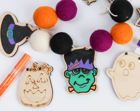 The Woodsy Craft Co. Craft Kit Halloween Garland