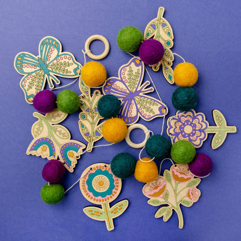 The Woodsy Craft Co. Craft Kit Folksy Flower Garland