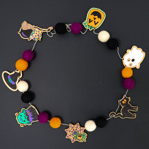 The Woodsy Craft Co. Craft Kit Halloween Garland