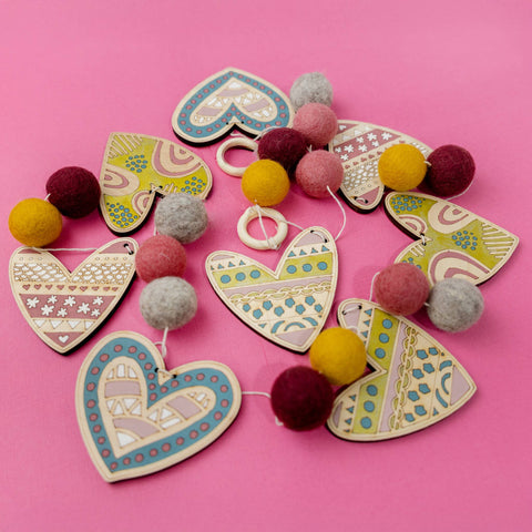 The Woodsy Craft Co. Craft Kit Heart Garland