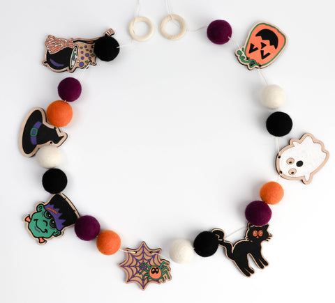The Woodsy Craft Co. Craft Kit Halloween Garland