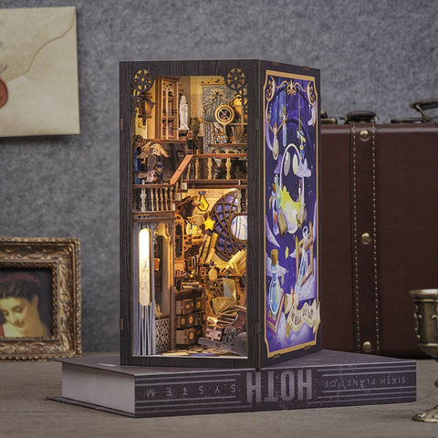 Hands Craft DIY Book Nook Kit: Nebula Common Room with Dust Cover