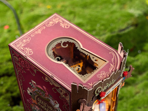 Hands Craft DIY Miniature Book Nook Kit: Fall into Wonder