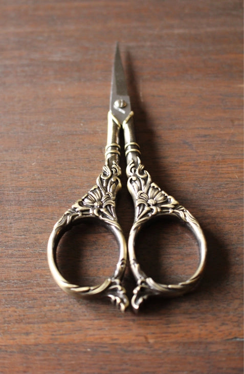 NNK Scissors Botanical Antique Gold