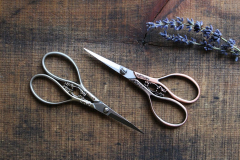 NNK Scissors Floral Teardrop