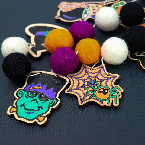 The Woodsy Craft Co. Craft Kit Halloween Garland