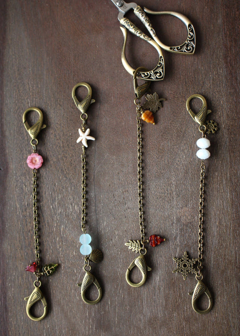 NNK Press Four Seasons Scissor Chain