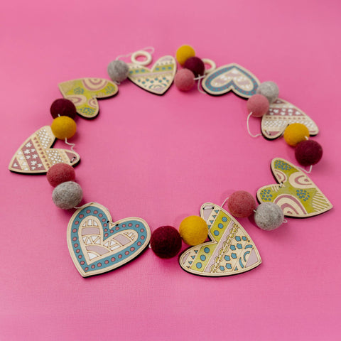 The Woodsy Craft Co. Craft Kit Heart Garland