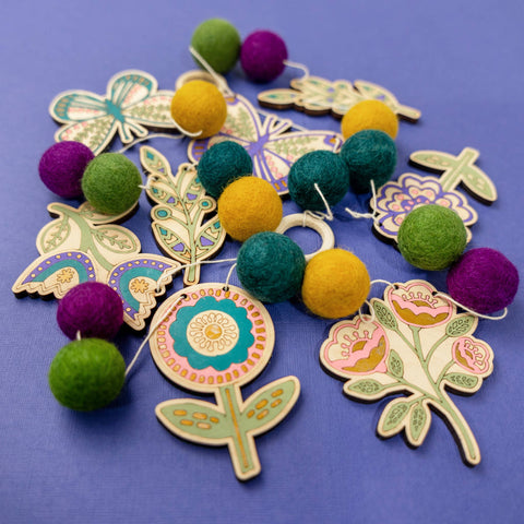 The Woodsy Craft Co. Craft Kit Folksy Flower Garland