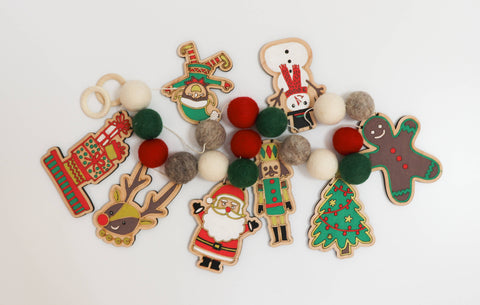 The Woodsy Craft Co. Holiday Craft Kit Christmas Spirit Garland