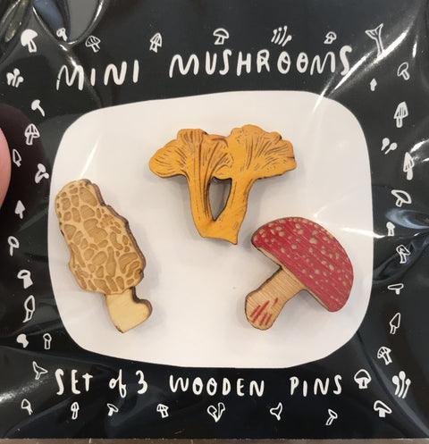 Snowmade Wooden Pins Mini Mushrooms