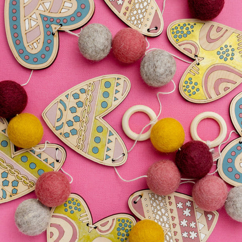 The Woodsy Craft Co. Craft Kit Heart Garland