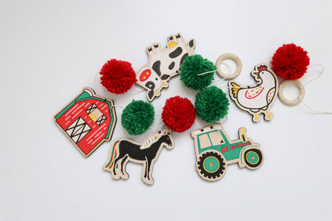 The Woodsy Craft Co. Kids Craft Kit Barnyard Garland