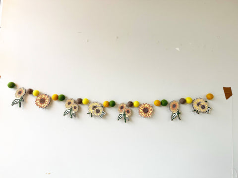 The Woodsy Craft Co. Craft Kit Sunflower Garland