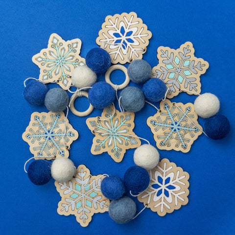 The Woodsy Craft Co. Craft Kit Snowflake Garland